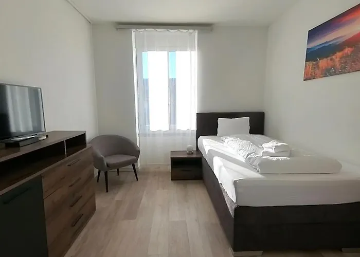 Проживання в сім'ї Henry's